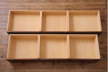 中古　北海道民芸家具　シックな雰囲気漂う大きな重ね食器棚(カップボード、収納棚)(1)