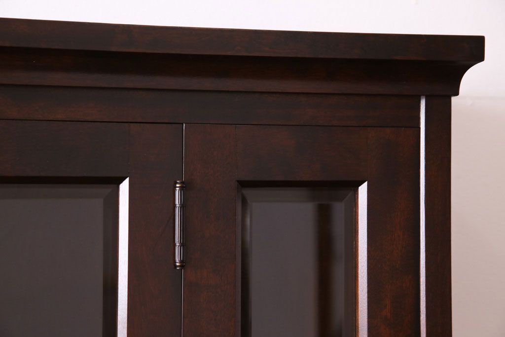 中古　北海道民芸家具　シックな雰囲気漂う大きな重ね食器棚(カップボード、収納棚)(1)