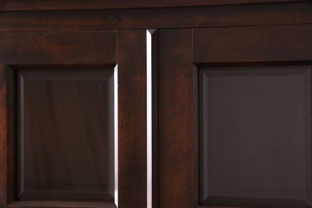 中古　北海道民芸家具　シックな雰囲気漂う大きな重ね食器棚(カップボード、収納棚)(1)