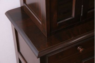 中古　北海道民芸家具　シックな雰囲気漂う大きな重ね食器棚(カップボード、収納棚)(1)