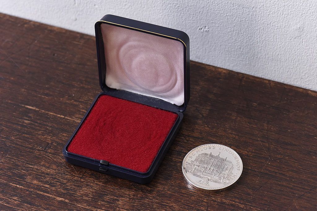 アンティーク雑貨　ドイツ リンダーホーフ城 ルードヴィヒ2世　純銀製メダル ケース(箱)付き