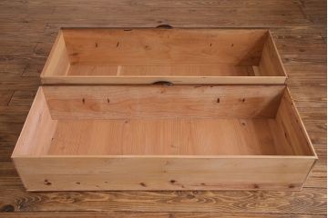 アンティーク家具　和製アンティーク　前面ケヤキ材　鉄脚付　二本松箪笥ローボード(リビングボード、テレビボード)