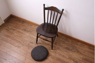 中古美品　北海道民芸家具　HM626 挽き物装飾が美しいウィンザーチェア(椅子、ダイニングチェア、ワークチェア、ウインザーチェア)(定価約7万円)(1)