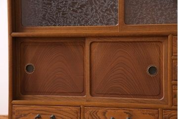 中古美品　結霜ガラスが上品な趣きの茶箪笥(茶棚、食器棚、収納棚)