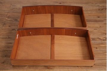 アンティーク家具　イギリスアンティーク　艶やかなマホガニー材が魅力のチェスト(引き出し、ドロワー)