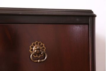 アンティーク家具　イギリスアンティーク　艶やかなマホガニー材が魅力のチェスト(引き出し、ドロワー)