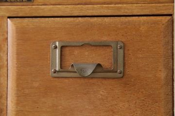 レトロ家具　昭和レトロ　ネームプレート付き 便利なカードケース(引き出し、チェスト、ドロワー、図書館、図書室)