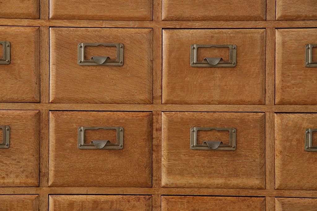 レトロ家具　昭和レトロ　ネームプレート付き 便利なカードケース(引き出し、チェスト、ドロワー、図書館、図書室)