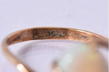 アンティーク雑貨　ビンテージ　K9ゴールド　オパールのような石のリング(指輪)