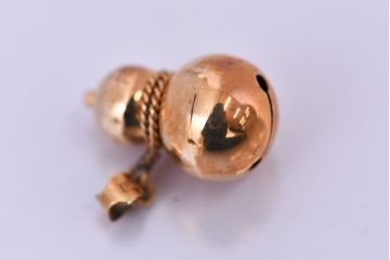 アンティーク雑貨　箱付　ひょうたんモチーフのK18ストラップ