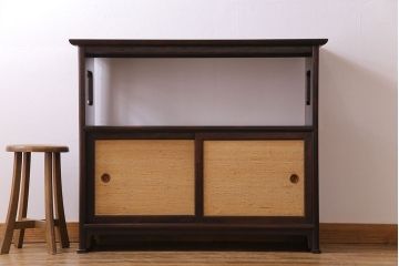 中古美品　松本民芸家具　上質な221型クズ布茶タンス2(定価約21万8千円)(1)