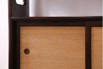 中古美品　松本民芸家具　上質な221型クズ布茶タンス2(定価約21万8千円)(1)