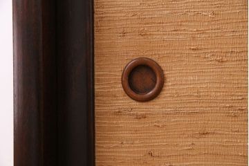 中古美品　松本民芸家具　上質な221型クズ布茶タンス2(定価約21万8千円)(1)