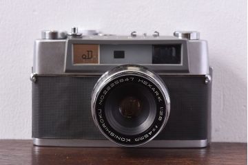 アンティーク雑貨　ビンテージカメラ　ケース付き　小西六　KONICA(コニカ) J