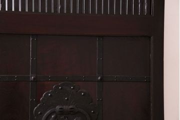 和製アンティーク　総ケヤキ材　堂々とした佇まいの富山蔵戸(引き戸、建具、玄関戸)