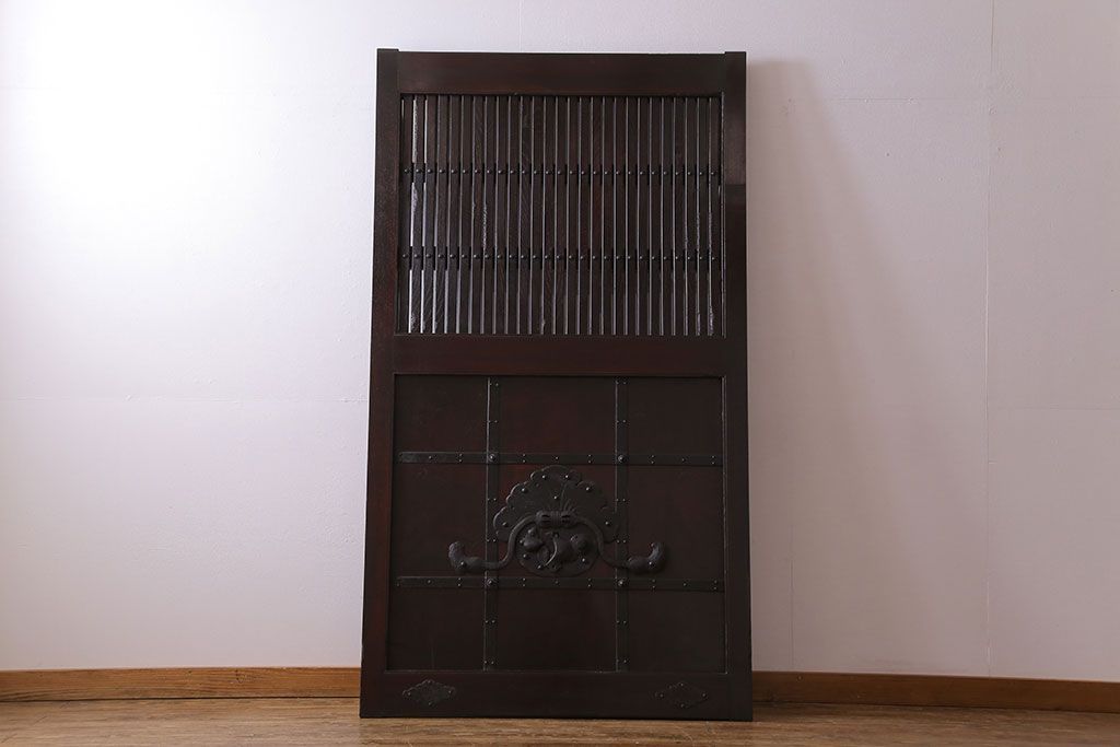 和製アンティーク　総ケヤキ材　堂々とした佇まいの富山蔵戸(引き戸、建具、玄関戸)