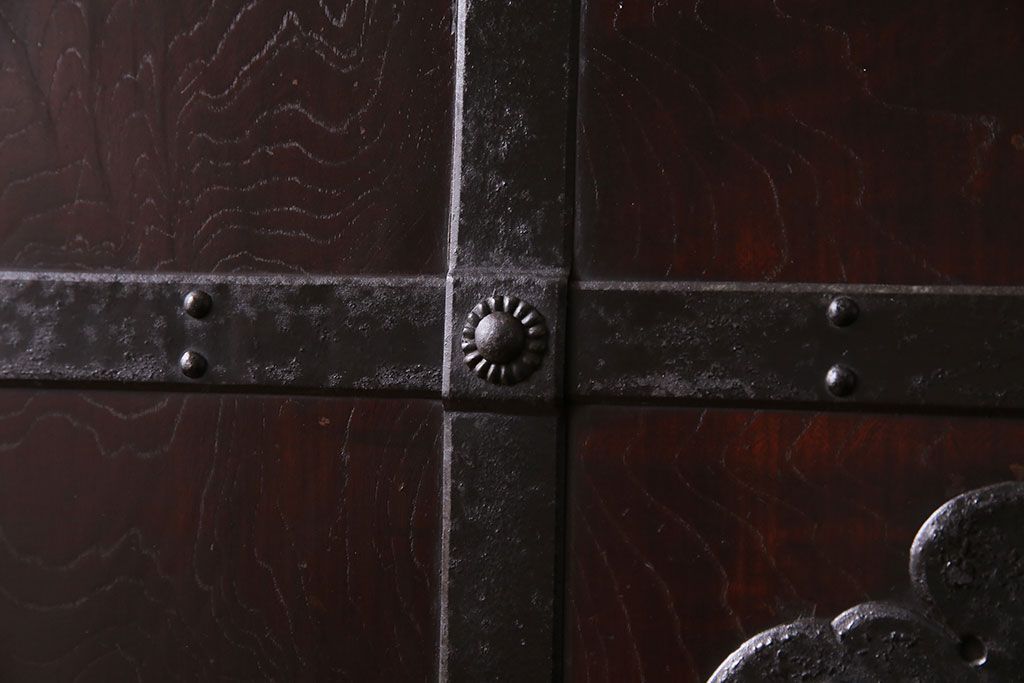 和製アンティーク　総ケヤキ材　堂々とした佇まいの富山蔵戸(引き戸、建具、玄関戸)