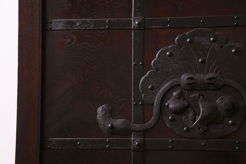 和製アンティーク　総ケヤキ材　堂々とした佇まいの富山蔵戸(引き戸、建具、玄関戸)