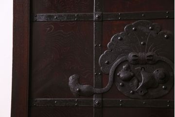 和製アンティーク　総ケヤキ材　堂々とした佇まいの富山蔵戸(引き戸、建具、玄関戸)