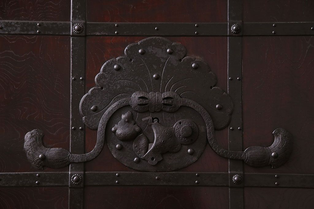 和製アンティーク　総ケヤキ材　堂々とした佇まいの富山蔵戸(引き戸、建具、玄関戸)