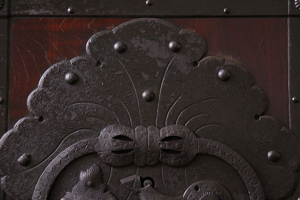 和製アンティーク　総ケヤキ材　堂々とした佇まいの富山蔵戸(引き戸、建具、玄関戸)