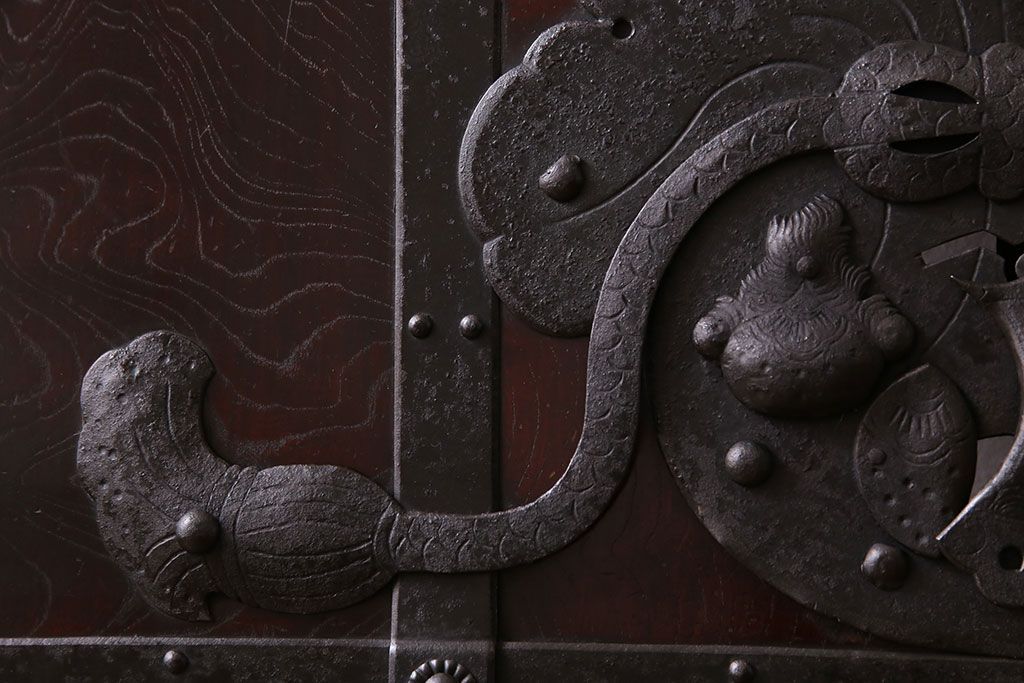 和製アンティーク　総ケヤキ材　堂々とした佇まいの富山蔵戸(引き戸、建具、玄関戸)