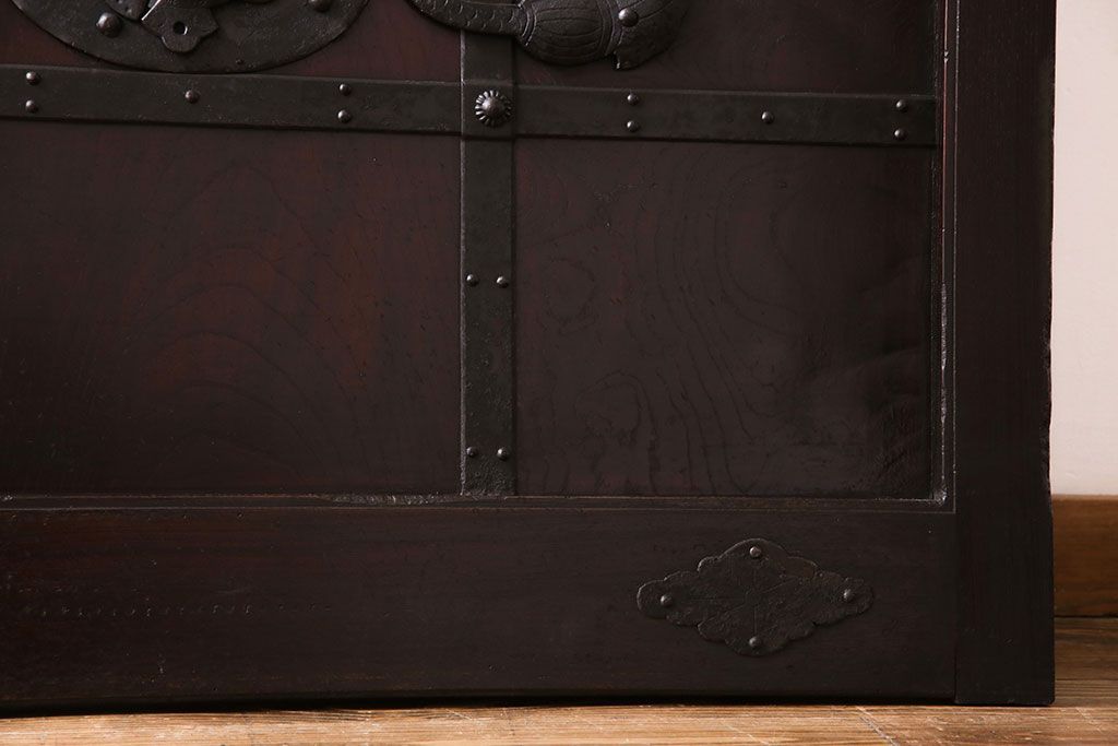 和製アンティーク　総ケヤキ材　堂々とした佇まいの富山蔵戸(引き戸、建具、玄関戸)