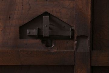 和製アンティーク　総ケヤキ材　堂々とした佇まいの富山蔵戸(引き戸、建具、玄関戸)