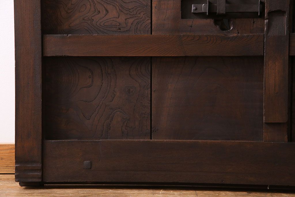 和製アンティーク　総ケヤキ材　堂々とした佇まいの富山蔵戸(引き戸、建具、玄関戸)