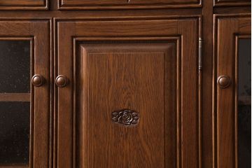 中古　旭川家具　勇峰工芸　フローラシリーズ　ナラ材サイドボード(戸棚、リビングボード)