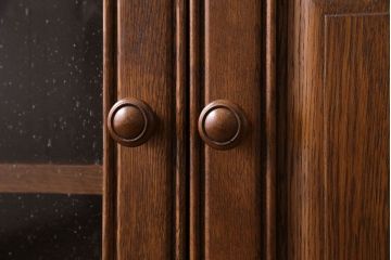 中古　旭川家具　勇峰工芸　フローラシリーズ　ナラ材サイドボード(戸棚、リビングボード)