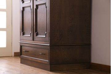 中古　永田良介商店　上品な印象の鏡付きワードローブ(洋服タンス)