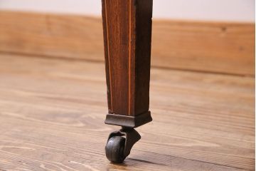 アンティーク家具　イギリスアンティーク　マホガニー材　優雅な佇まいが魅力のドレッサー(鏡台、化粧台、チェスト、引き出し)