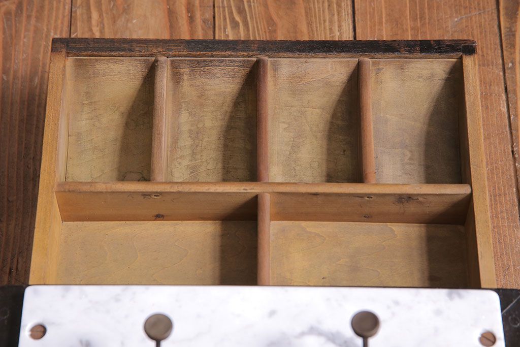 アンティーク雑貨　和製アンティーク　シックな雰囲気漂う木製レジスター(キャッシャー、金銭登録器)