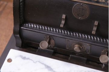 アンティーク雑貨　和製アンティーク　シックな雰囲気漂う木製レジスター(キャッシャー、金銭登録器)