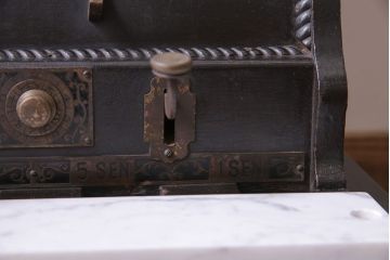 アンティーク雑貨　和製アンティーク　シックな雰囲気漂う木製レジスター(キャッシャー、金銭登録器)