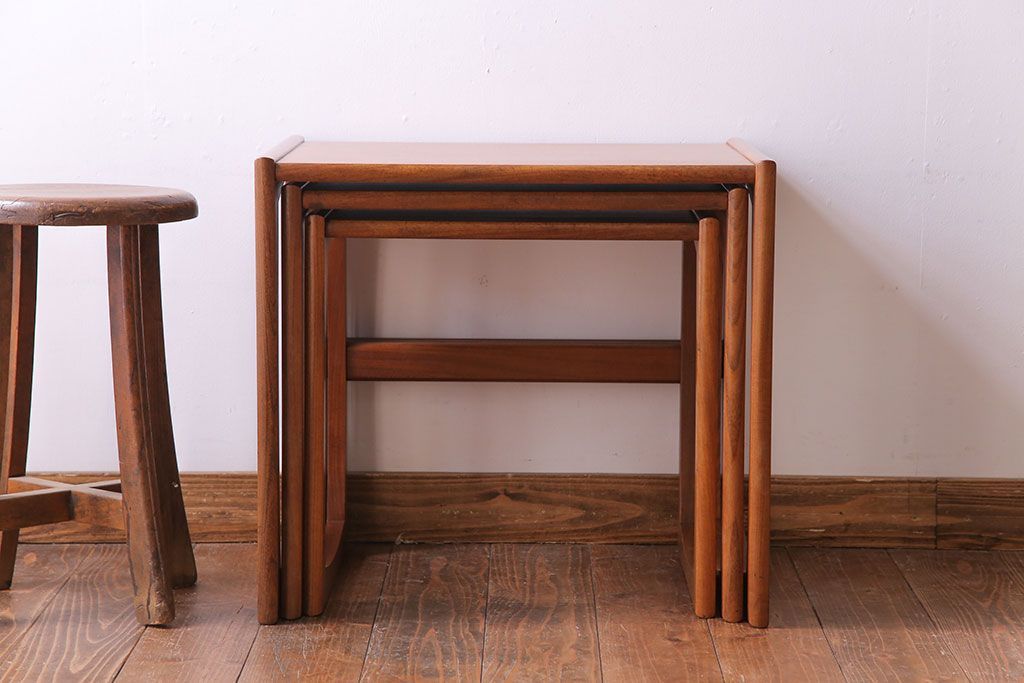 北欧家具　チーク材　コンパクトな仕様が魅力のネストテーブル(サイドテーブル)