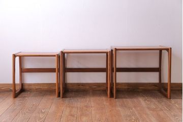 北欧家具　チーク材　コンパクトな仕様が魅力のネストテーブル(サイドテーブル)