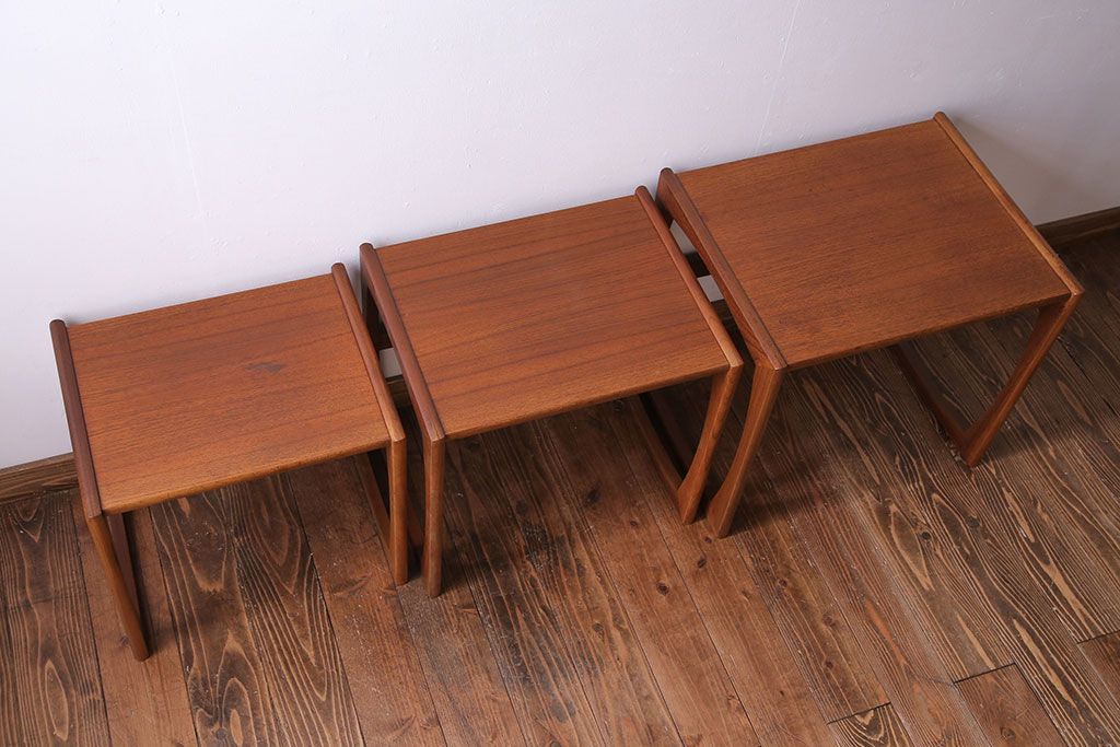 北欧家具　チーク材　コンパクトな仕様が魅力のネストテーブル(サイドテーブル)