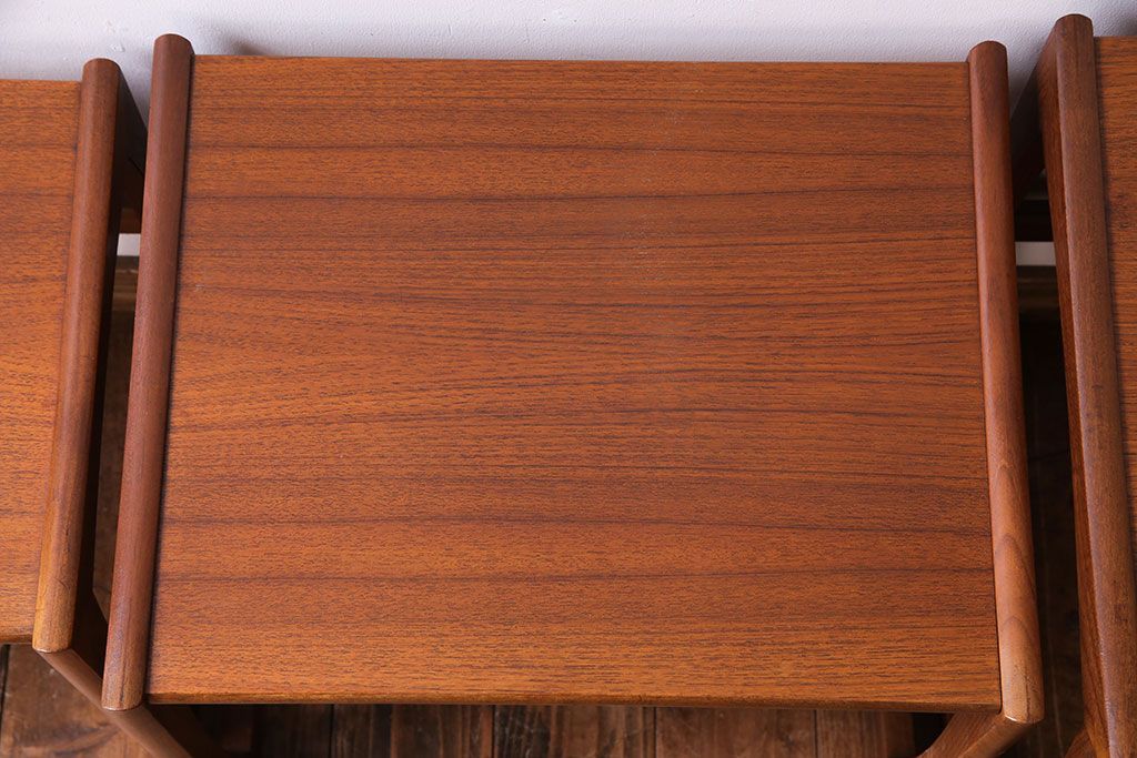 北欧家具　チーク材　コンパクトな仕様が魅力のネストテーブル(サイドテーブル)