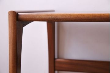 北欧家具　チーク材　コンパクトな仕様が魅力のネストテーブル(サイドテーブル)