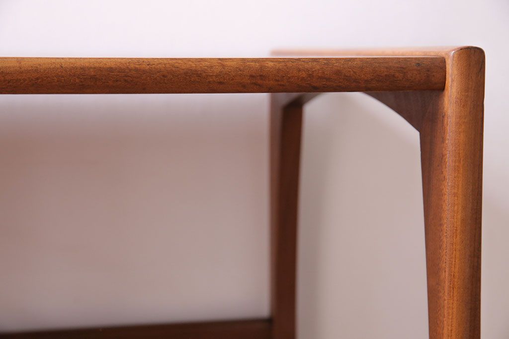 北欧家具　チーク材　コンパクトな仕様が魅力のネストテーブル(サイドテーブル)