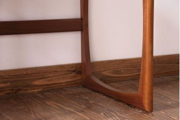 北欧家具　チーク材　コンパクトな仕様が魅力のネストテーブル(サイドテーブル)