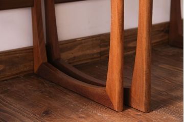 北欧家具　チーク材　コンパクトな仕様が魅力のネストテーブル(サイドテーブル)