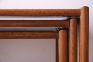 北欧家具　チーク材　コンパクトな仕様が魅力のネストテーブル(サイドテーブル)