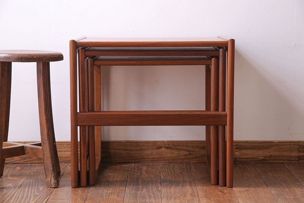 北欧家具　チーク材　コンパクトな仕様が魅力のネストテーブル(サイドテーブル)