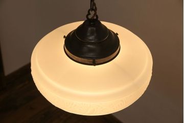 大正〜昭和初期　特大　レトロな陽刻照明(天井照明、ペンダントライト、シェード)