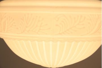 大正〜昭和初期　特大　レトロな陽刻照明(天井照明、ペンダントライト、シェード)