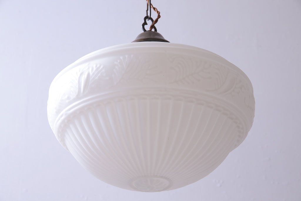 大正〜昭和初期　特大　レトロな陽刻照明(天井照明、ペンダントライト、シェード)