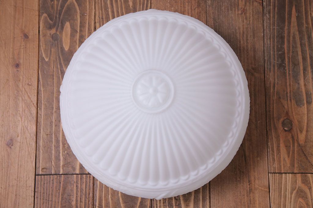 大正〜昭和初期　特大　レトロな陽刻照明(天井照明、ペンダントライト、シェード)